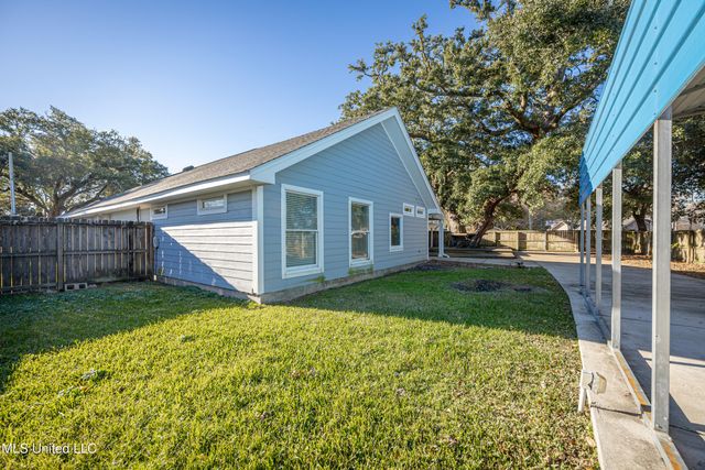 10415 Pin Oak Drive, Biloxi, MS 39532