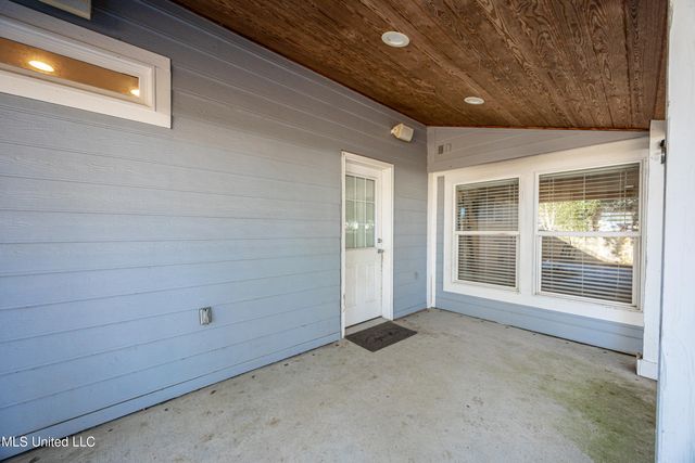 10415 Pin Oak Drive, Biloxi, MS 39532