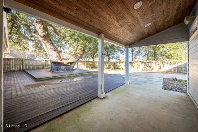 10415 Pin Oak Drive, Biloxi, MS 39532