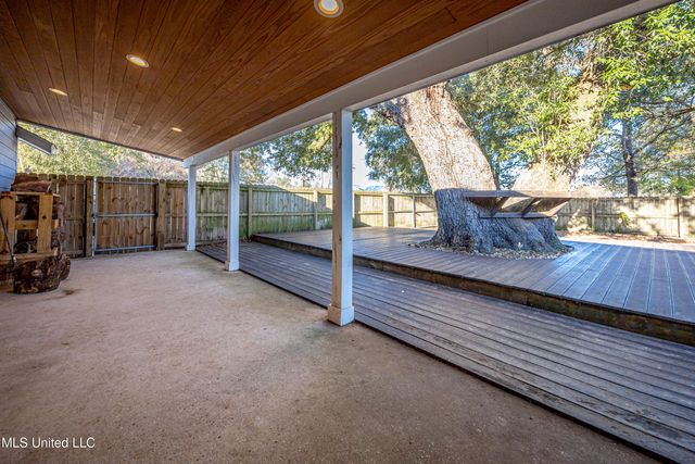 10415 Pin Oak Drive, Biloxi, MS 39532