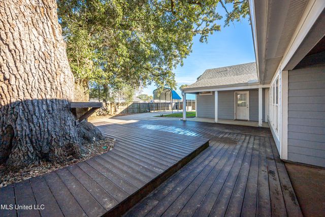 10415 Pin Oak Drive, Biloxi, MS 39532