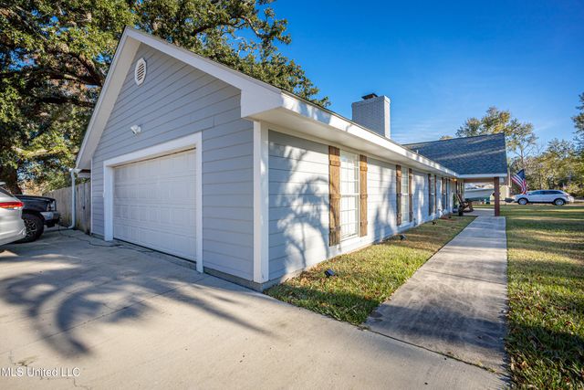 10415 Pin Oak Drive, Biloxi, MS 39532