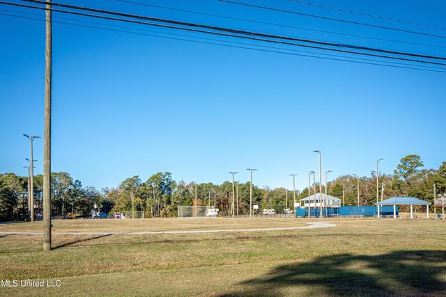 10415 Pin Oak Drive, Biloxi, MS 39532