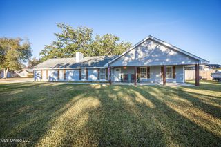 10415 Pin Oak Drive, Biloxi, MS 39532