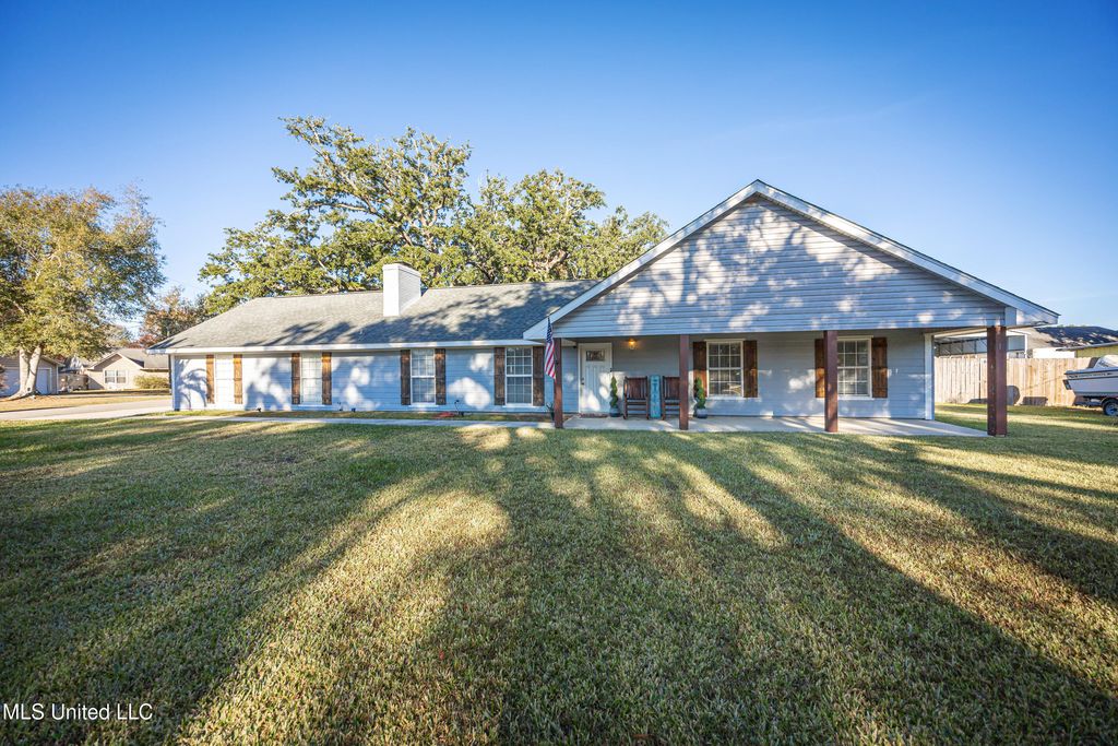 10415 Pin Oak Drive, Biloxi, MS 39532