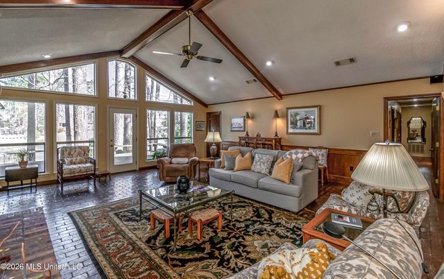 402 Glen Cove Road, Brandon, MS 39047