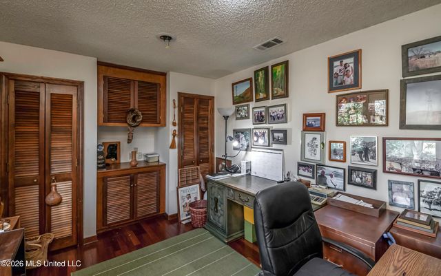 402 Glen Cove Road, Brandon, MS 39047