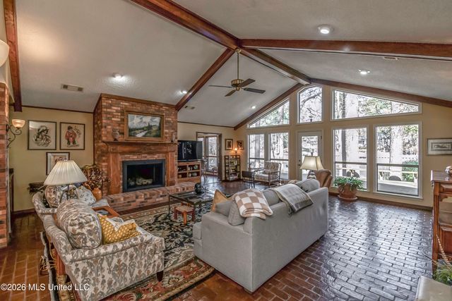 402 Glen Cove Road, Brandon, MS 39047