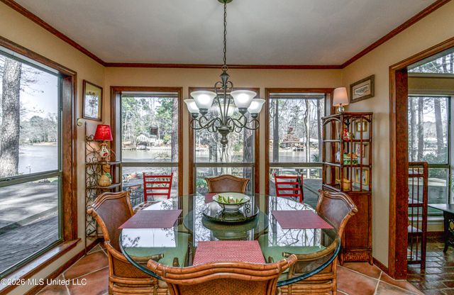 402 Glen Cove Road, Brandon, MS 39047