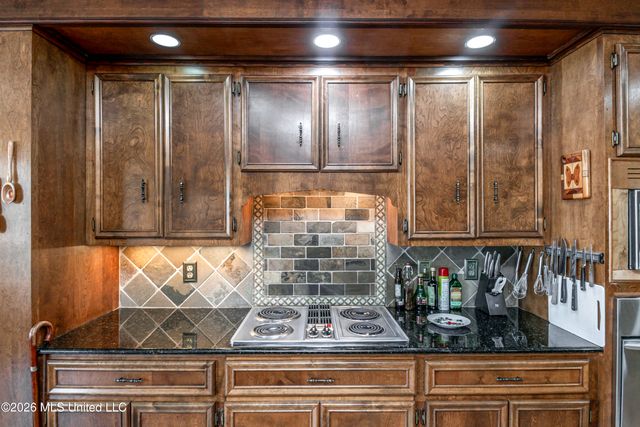 402 Glen Cove Road, Brandon, MS 39047