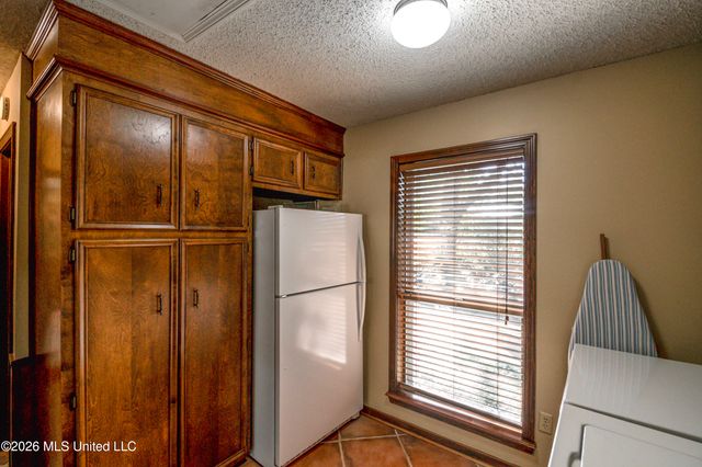 402 Glen Cove Road, Brandon, MS 39047