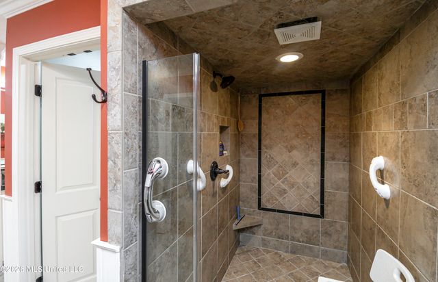 402 Glen Cove Road, Brandon, MS 39047