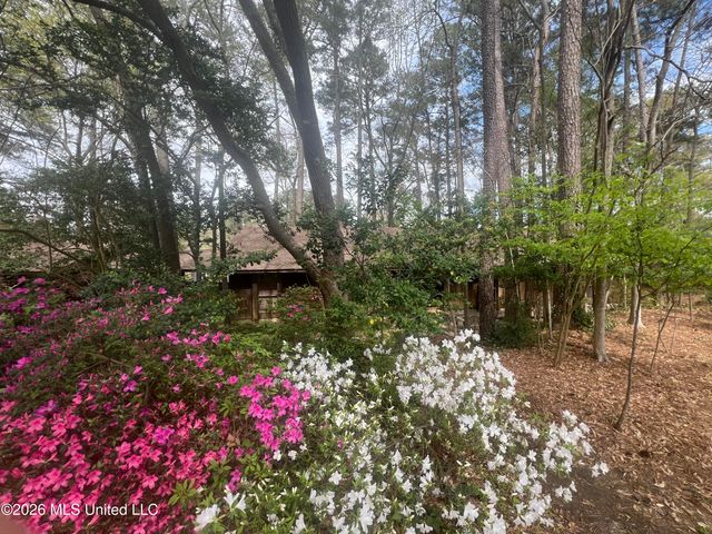 402 Glen Cove Road, Brandon, MS 39047