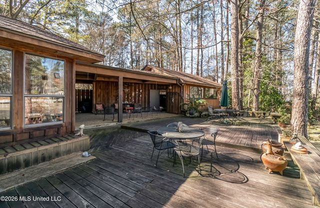 402 Glen Cove Road, Brandon, MS 39047