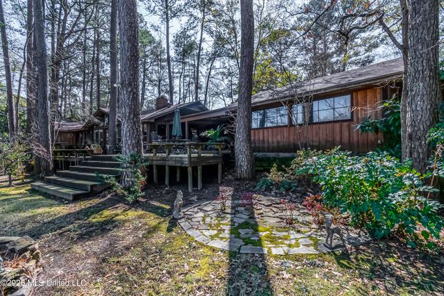 402 Glen Cove Road, Brandon, MS 39047