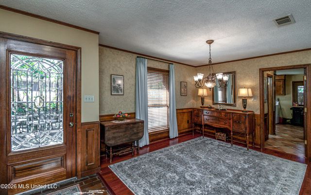 402 Glen Cove Road, Brandon, MS 39047