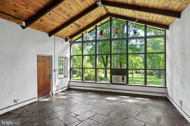 14 STOVER PARK RD, Pipersville, PA 18947