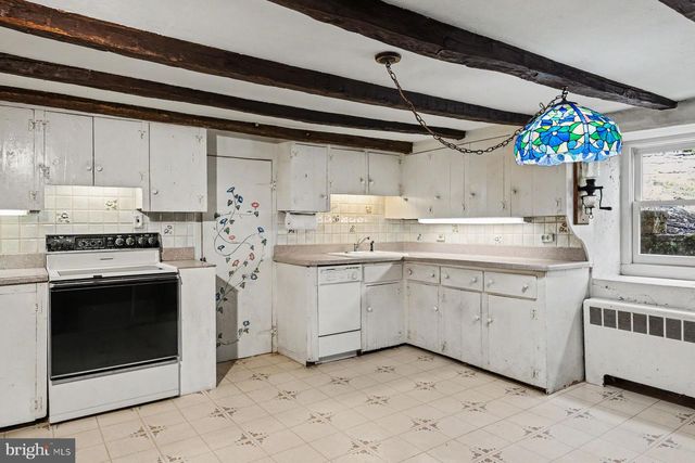 14 STOVER PARK RD, Pipersville, PA 18947
