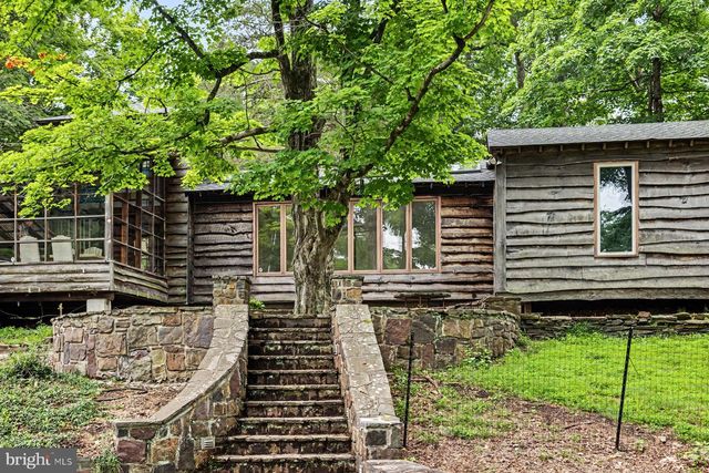 14 STOVER PARK RD, Pipersville, PA 18947