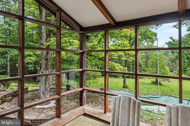 14 STOVER PARK RD, Pipersville, PA 18947