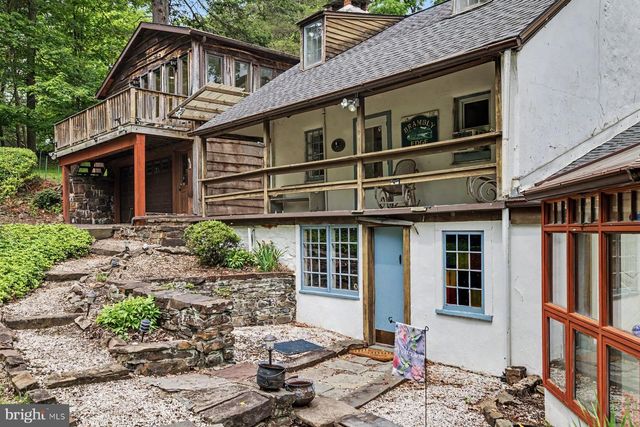 14 STOVER PARK RD, Pipersville, PA 18947