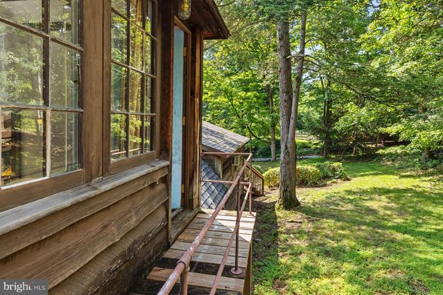 14 STOVER PARK RD, Pipersville, PA 18947