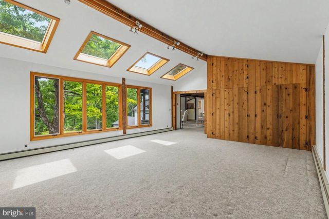 14 STOVER PARK RD, Pipersville, PA 18947