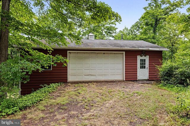 14 STOVER PARK RD, Pipersville, PA 18947