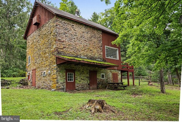 14 STOVER PARK RD, Pipersville, PA 18947