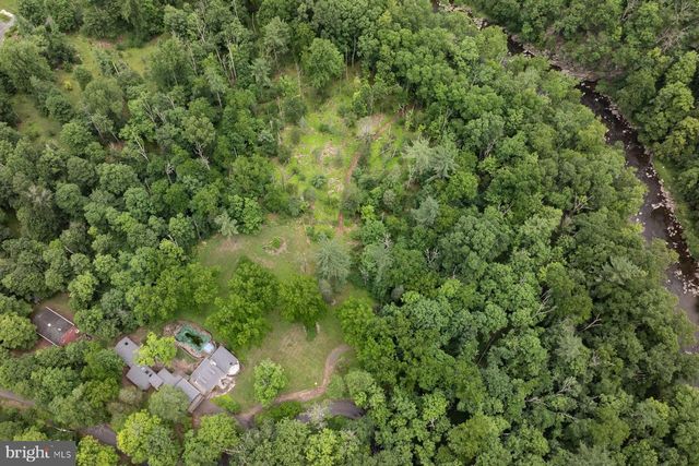 14 STOVER PARK RD, Pipersville, PA 18947