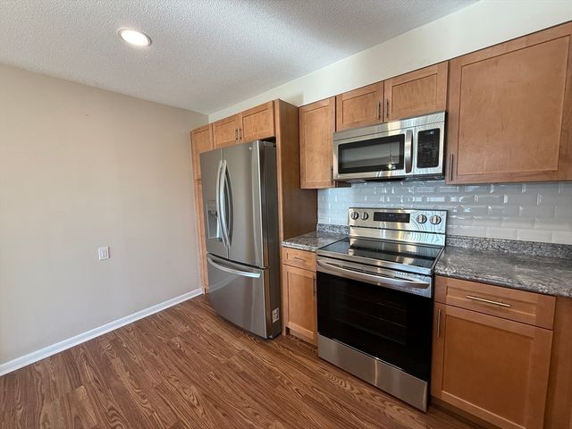 1006 Paradise Rd 3R, Swampscott, MA 01907