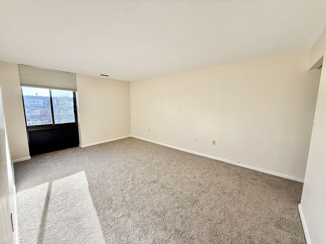 1006 Paradise Rd 3R, Swampscott, MA 01907