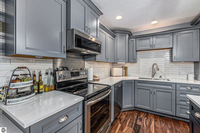 1801 Saint Joseph Street, Traverse City, MI 49686