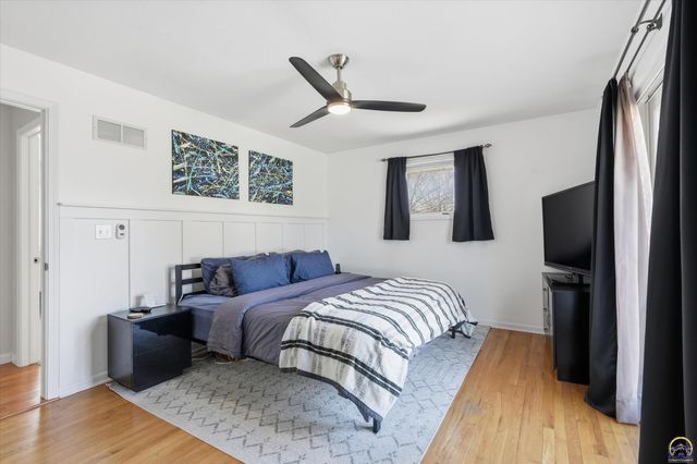 4330 SE 26th TER, Topeka, KS 66605