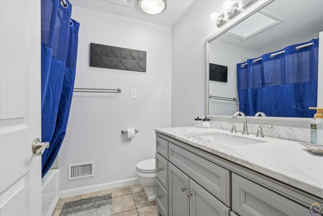 4330 SE 26th TER, Topeka, KS 66605