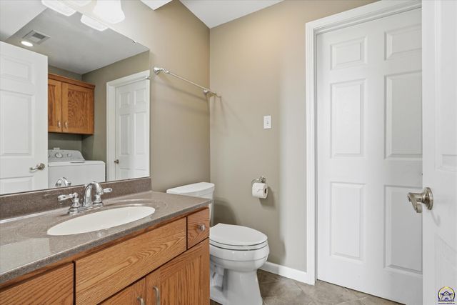 4330 SE 26th TER, Topeka, KS 66605