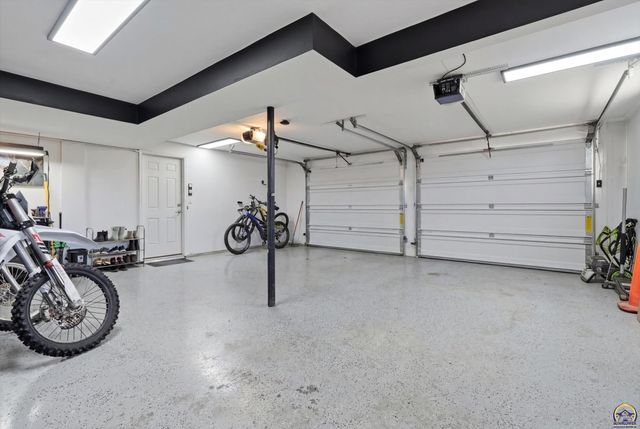 4330 SE 26th TER, Topeka, KS 66605