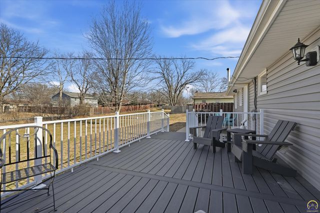 4330 SE 26th TER, Topeka, KS 66605