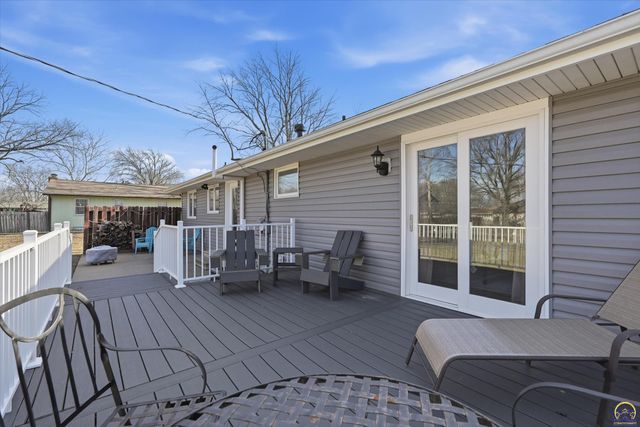 4330 SE 26th TER, Topeka, KS 66605