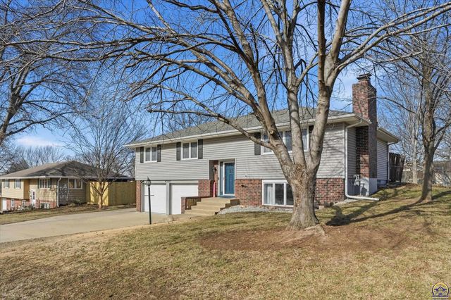 4330 SE 26th TER, Topeka, KS 66605