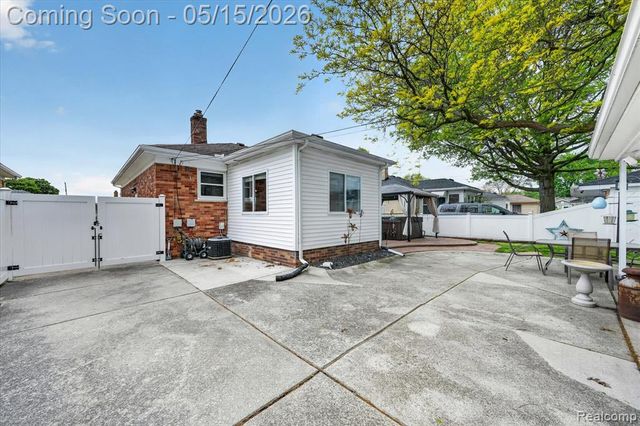20819 Revere Street, Saint Clair Shores, MI 48080
