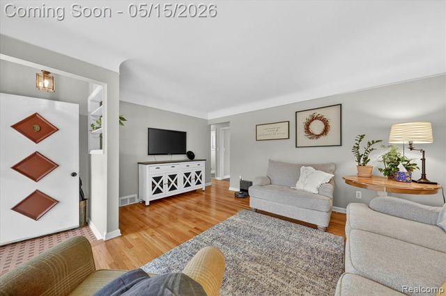 20819 Revere Street, Saint Clair Shores, MI 48080