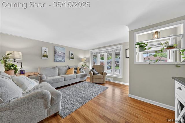 20819 Revere Street, Saint Clair Shores, MI 48080