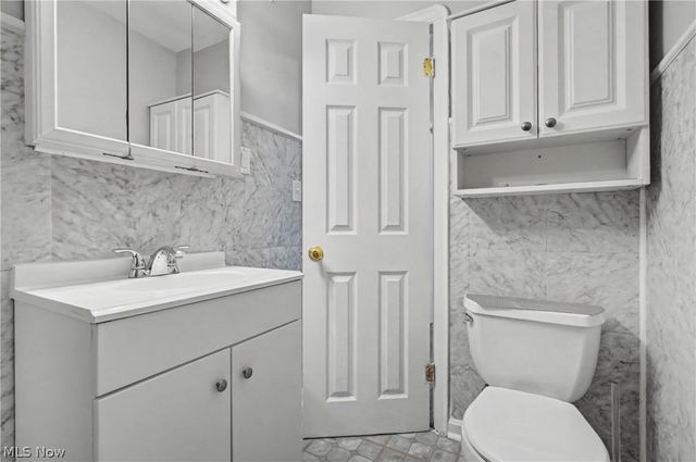 144 Roosevelt Avenue, Elyria, OH 44035