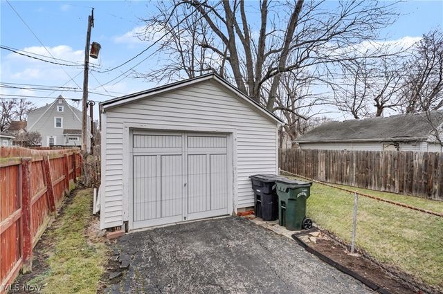 144 Roosevelt Avenue, Elyria, OH 44035