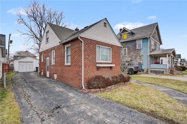 144 Roosevelt Avenue, Elyria, OH 44035