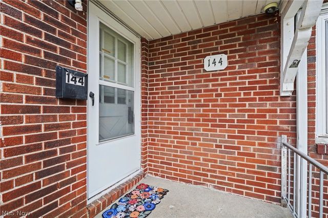 144 Roosevelt Avenue, Elyria, OH 44035