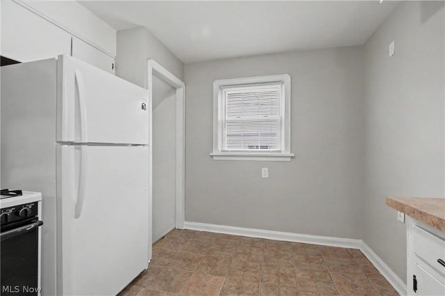 144 Roosevelt Avenue, Elyria, OH 44035