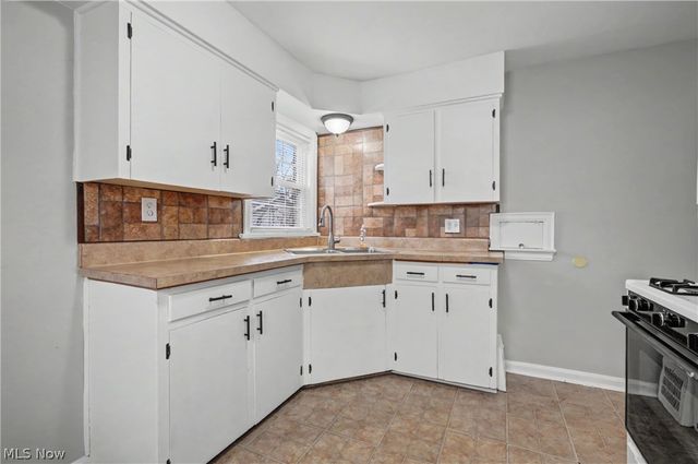 144 Roosevelt Avenue, Elyria, OH 44035