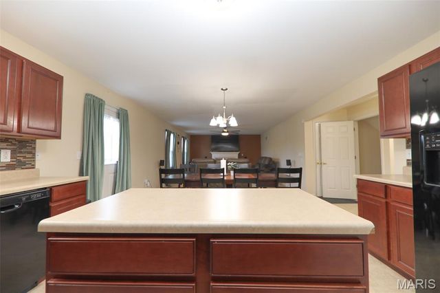 1701 Shade Tree Court, Belleville, IL 62226